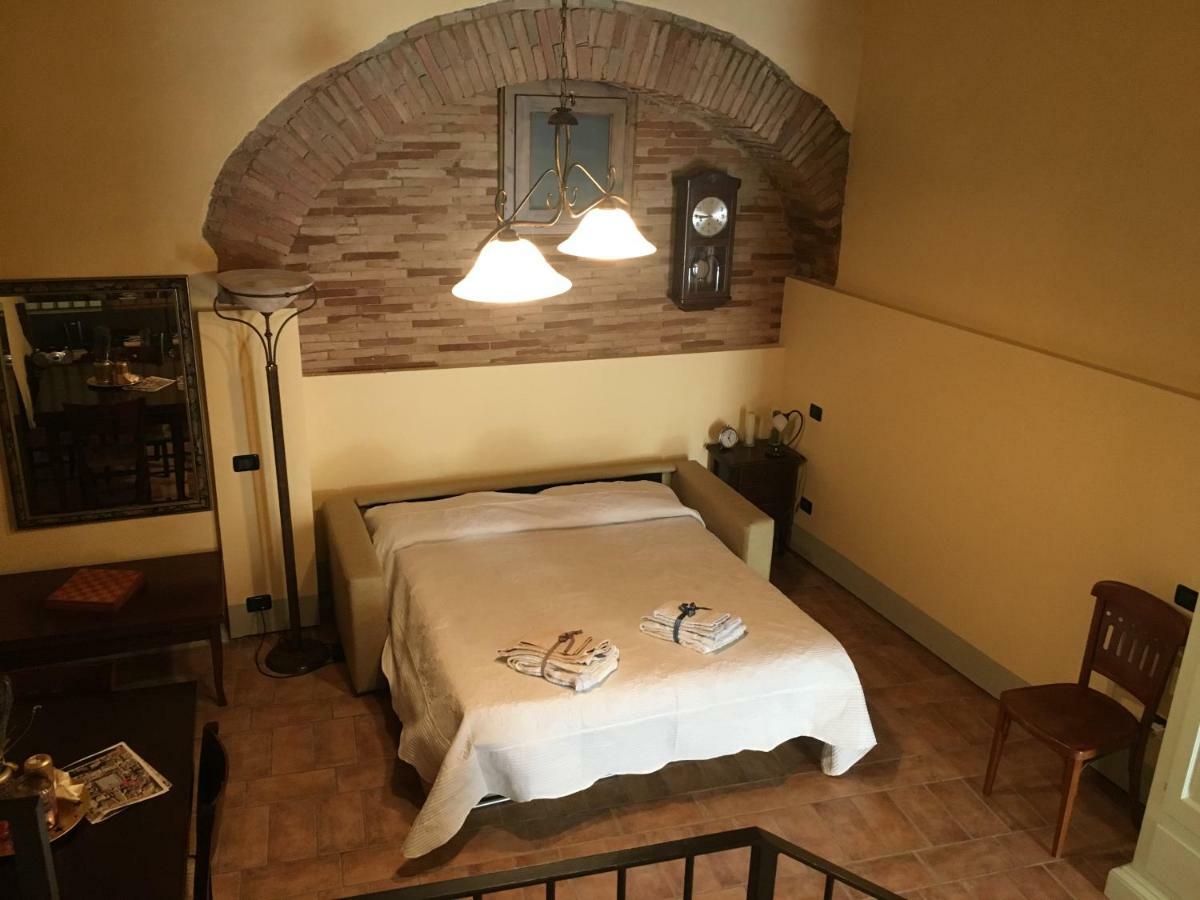 Ferienwohnung Loft De' Riccardi Chianni Exterior foto
